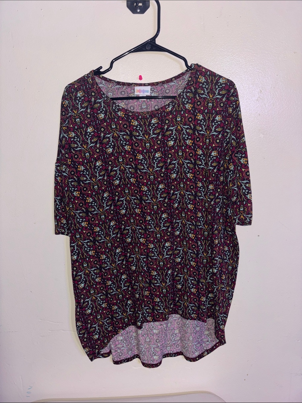 Womens Floral Pattern Short Sleeve Top - Burgundy